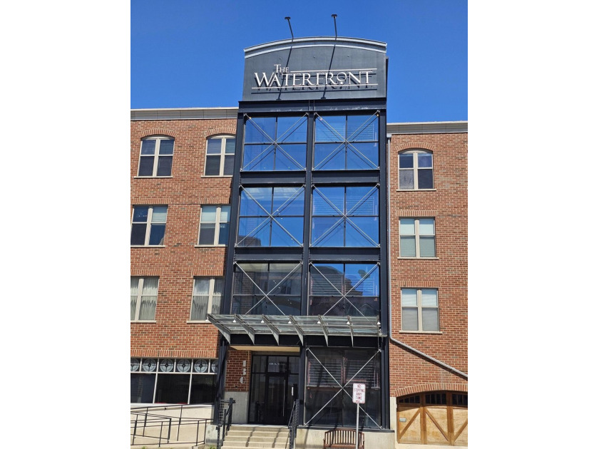 Welcome to urban living at its best in this beautifully updated - Beach Condo for sale in Milwaukee, Wisconsin on Beachhouse.com