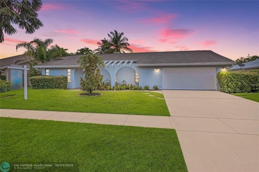 Home warranty & up to $9,000 lender credit included w/agreed to - Beach Home for sale in Wellington, Florida on Beachhouse.com