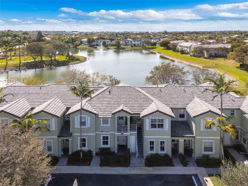 Exceptional 3/2 Lake Front Ground Floor Unit by the Main - Beach Townhome/Townhouse for sale in Homestead, Florida on Beachhouse.com