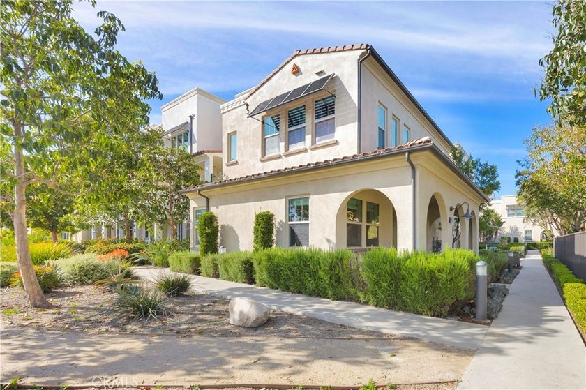 Perched on this elevated location in Sendero Lyon Cabanas, this - Beach Condo for sale in Rancho Mission Viejo, California on Beachhouse.com