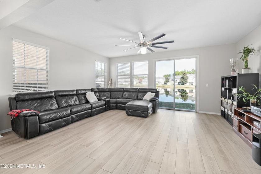 Beautiful 3-bedroom END-unit townhome with serene water views in - Beach Townhome/Townhouse for sale in Jacksonville, Florida on Beachhouse.com