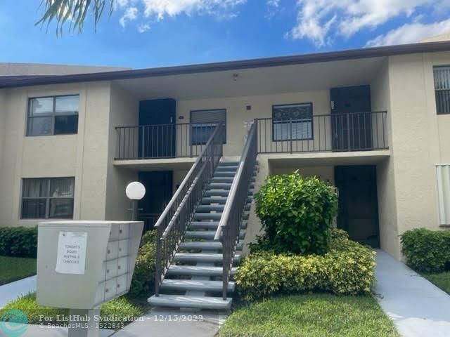 Don't miss the opportunity to own this beautiful condo with lake - Beach Condo for sale in Lake Worth Beach, Florida on Beachhouse.com
