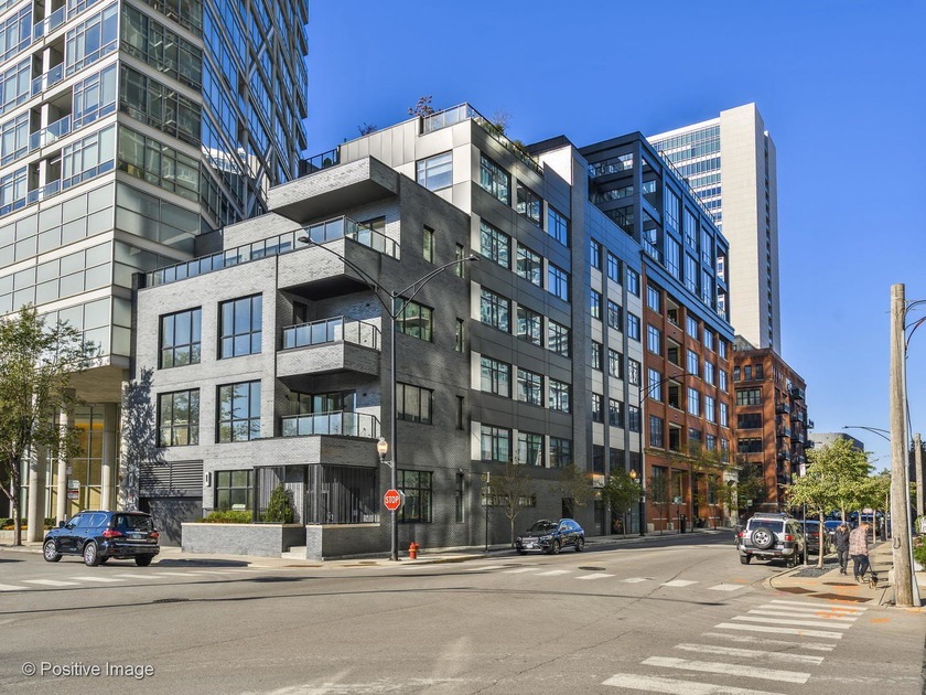 Welcome to The Ronsley. Located in a highly sought after, quiet - Beach Condo for sale in Chicago, Illinois on Beachhouse.com