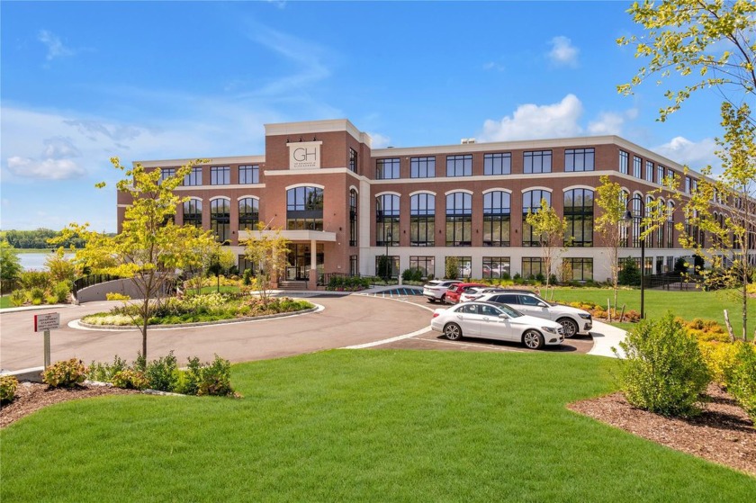 This beautiful condominium is a 1st floor unit in The Residences - Beach Condo for sale in Glenwood Landing, New York on Beachhouse.com