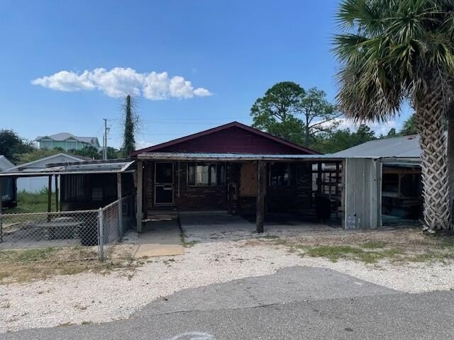 Great location off 30-A in the Brickyard. 3 BR and one and one - Beach Home for sale in Santa Rosa Beach, Florida on Beachhouse.com