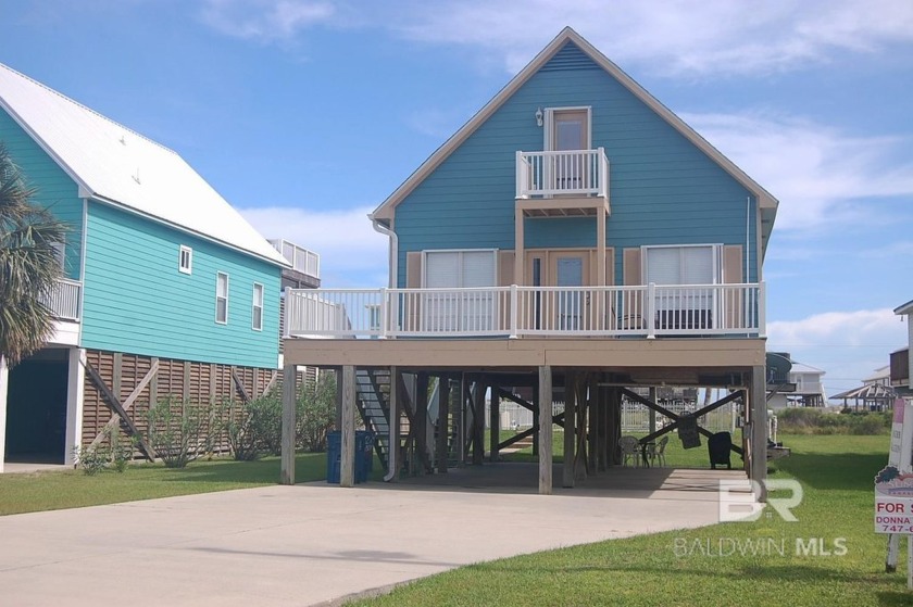 Lovely home with a private pool.  Short walk to the beautiful - Beach Home for sale in Gulf Shores, Alabama on Beachhouse.com