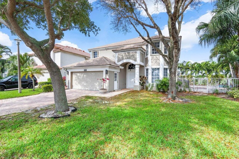 SELLER IS WILLING TO CREDIT FOR NEW ROOF* Welcome to your dream - Beach Home for sale in West Palm Beach, Florida on Beachhouse.com