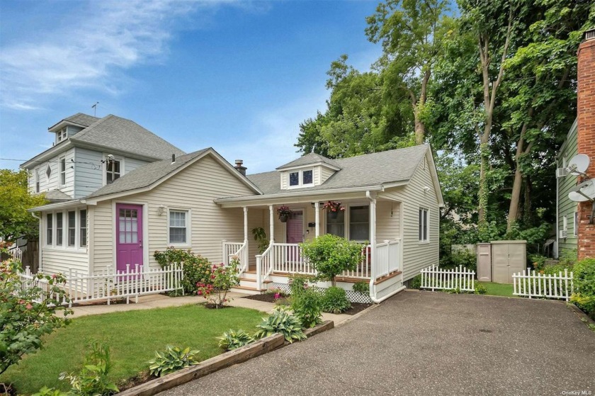 Sweet and Spacious!!  This MINT Ranch offers so much with so - Beach Home for sale in Glen Cove, New York on Beachhouse.com