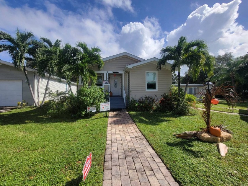 Welcome to your dream home in the vibrant Meadows community! All - Beach Home for sale in Palm Beach Gardens, Florida on Beachhouse.com