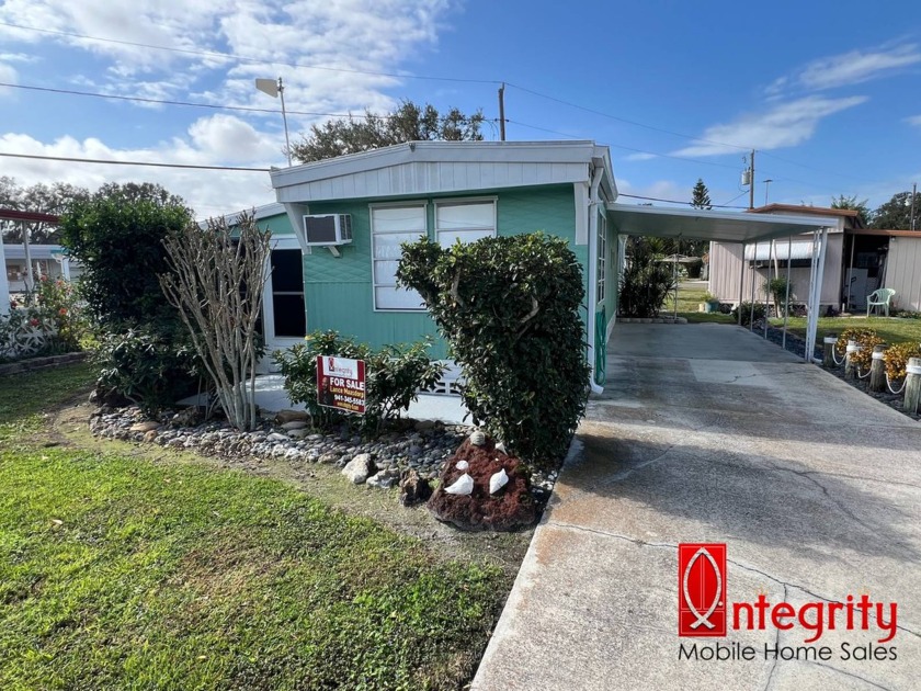 Welcome to your charming and updated mobile home nestled within - Beach Home for sale in Palmetto, Florida on Beachhouse.com