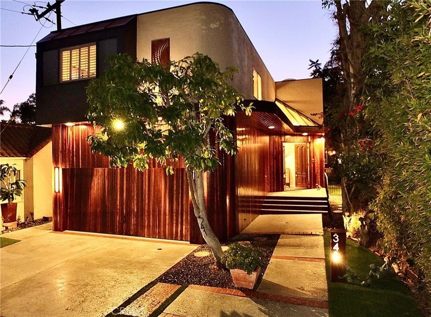 341 S Meadows - Beach Home for sale in Manhattan Beach, California on Beachhouse.com