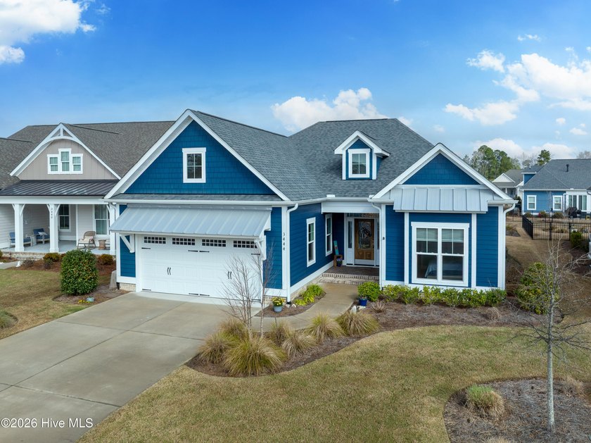 This beautifully maintained, like-new home offers an open - Beach Home for sale in Oak Island, North Carolina on Beachhouse.com