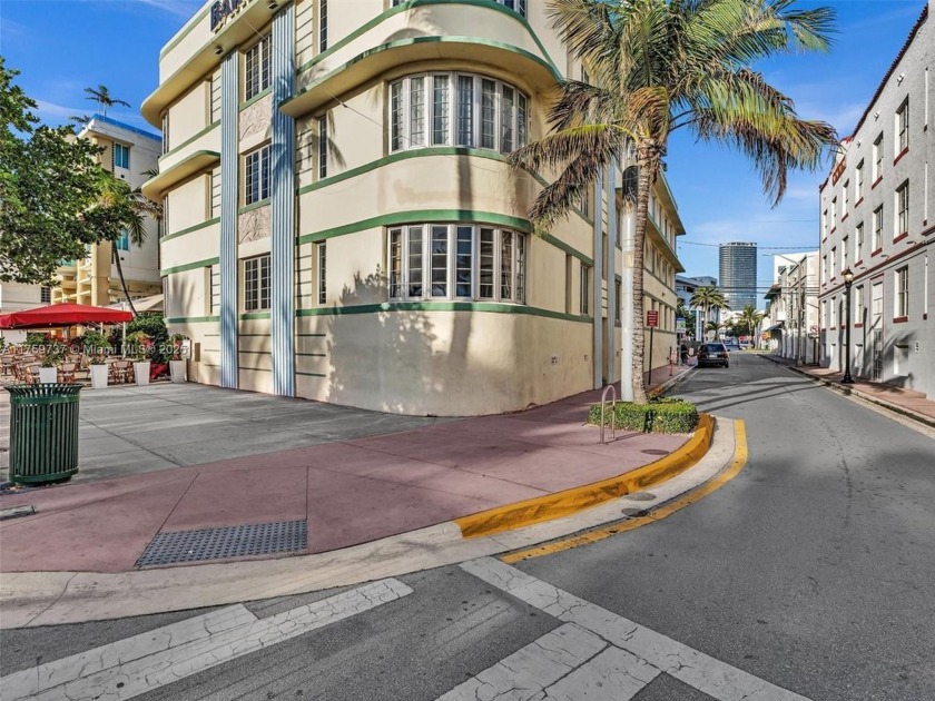 TURNKEY SHORT-TERM RENTAL OPPORTUNITY ON WORLD-FAMOUS OCEAN - Beach Condo for sale in Miami Beach, Florida on Beachhouse.com