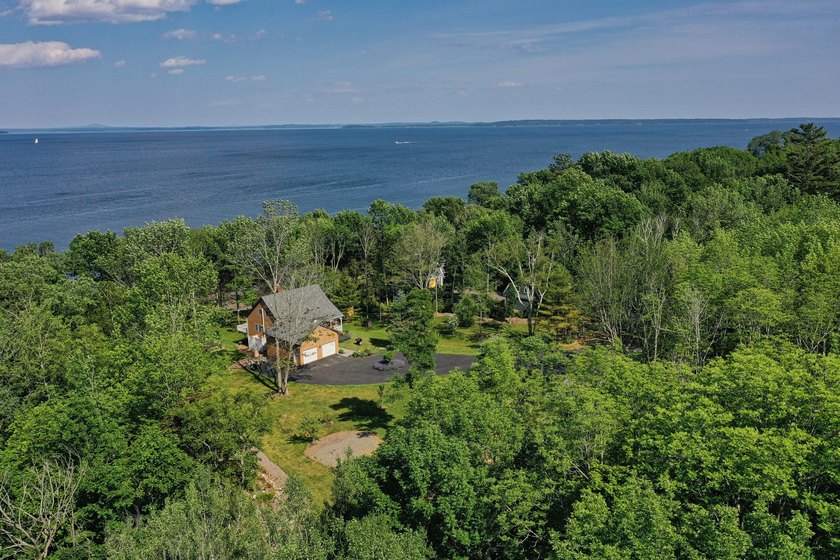 An exquisite coastal retreat nestled on a tranquil dead-end lane - Beach Home for sale in Belfast, Maine on Beachhouse.com