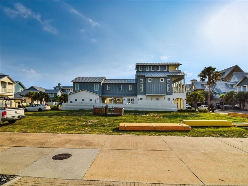 Incredible opportunity to build on a prime lot within the highly - Beach Lot for sale in Port Aransas, Texas on Beachhouse.com