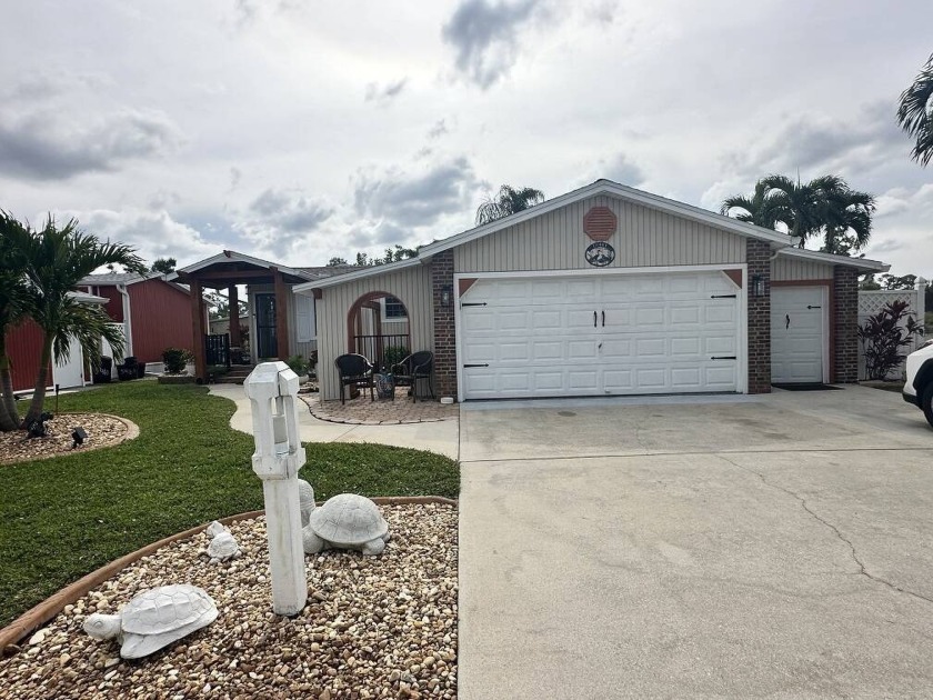 Beautifully redone 2-bedroom, 2-bathrooms, mostly furnished home - Beach Home for sale in North Fort Myers, Florida on Beachhouse.com