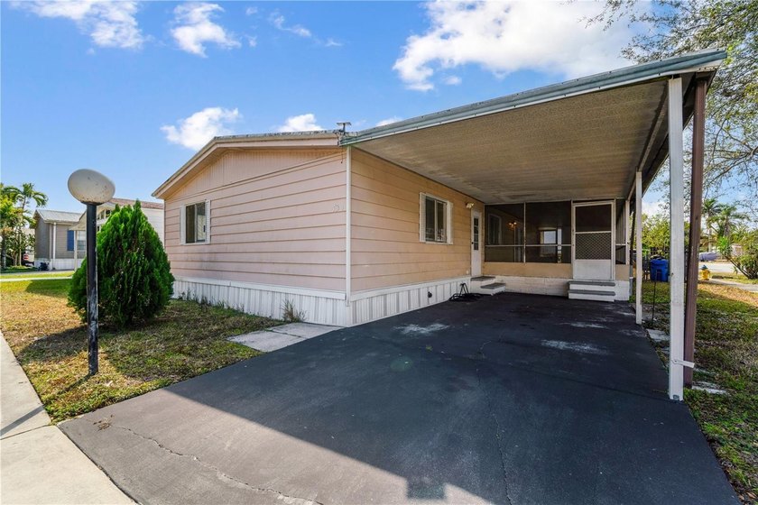 This spacious, move in ready home is the largest property - Beach Home for sale in Pembroke Pines, Florida on Beachhouse.com