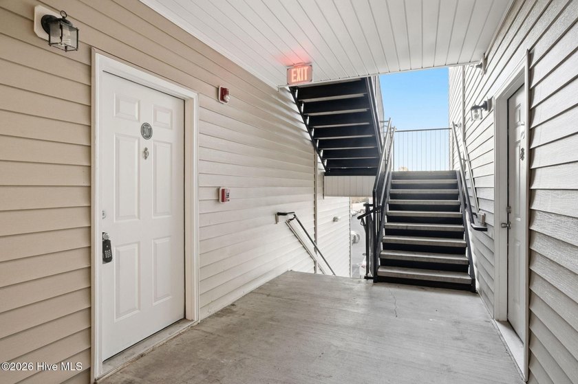 Welcome to this beautiful 3 bedroom, 2 bathroom condo in the - Beach Condo for sale in Wilmington, North Carolina on Beachhouse.com