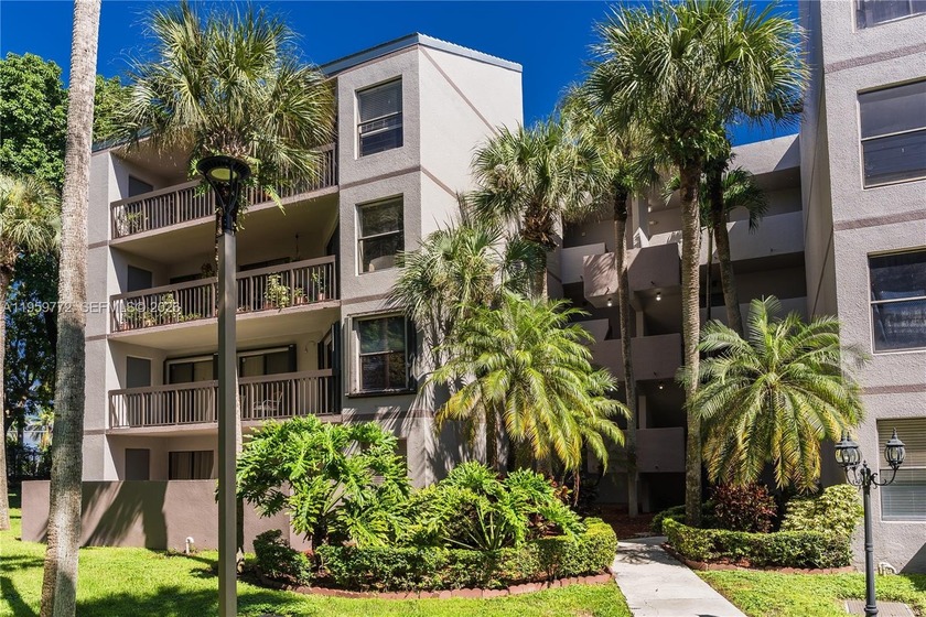 Condominium unit offering 3 bedrooms and 2 bathrooms with garden - Beach Condo for sale in Miami, Florida on Beachhouse.com