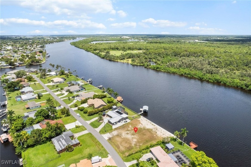Riverfront lot with brand NEW SEAWALL with upgraded higher - Beach Lot for sale in Fort Myers, Florida on Beachhouse.com