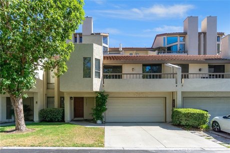 Welcome to 27541 Nivelada in Mission Viejo, where luxury meets - Beach Condo for sale in Mission Viejo, California on Beachhouse.com