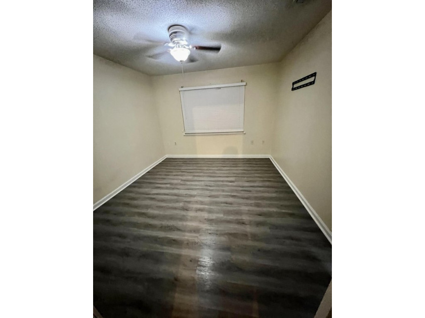 This charming all-brick condo features two spacious bedrooms and - Beach Condo for sale in Fort Walton Beach, Florida on Beachhouse.com