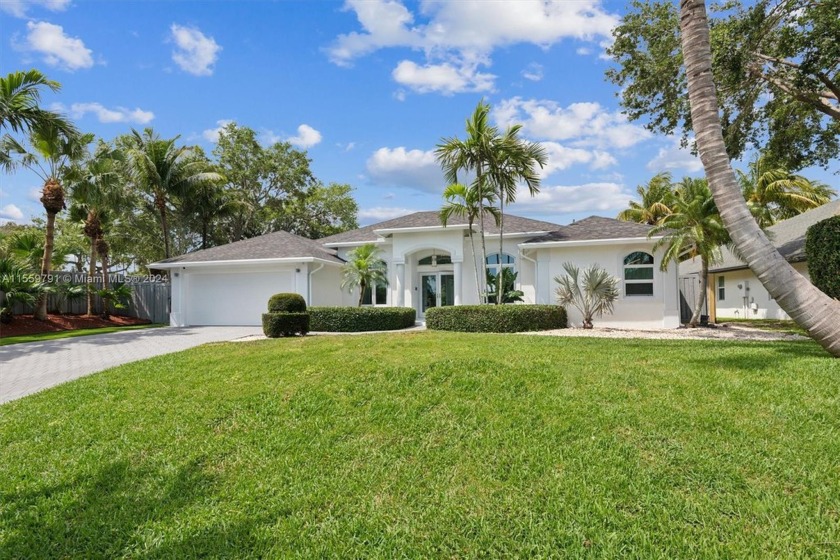 Finally a waterfront property in the most desirable area of - Beach Home for sale in Palm Beach Gardens, Florida on Beachhouse.com