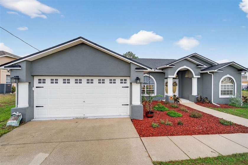 PRICE REDUCED by $15,000! This beautifully maintained - Beach Home for sale in Spring Hill, Florida on Beachhouse.com