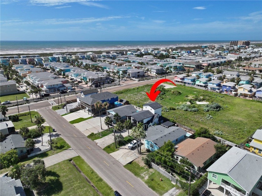Turnkey Vacation Home with Strong Rental Income & No HOA! This - Beach Home for sale in Port Aransas, Texas on Beachhouse.com