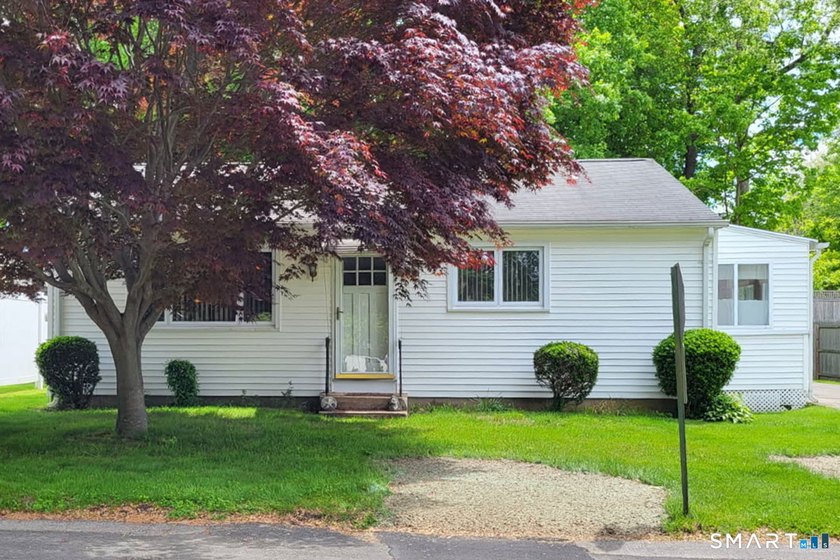 Adorable ranch style home in sought-after Miami Beach lovingly - Beach Home for sale in Old Lyme, Connecticut on Beachhouse.com