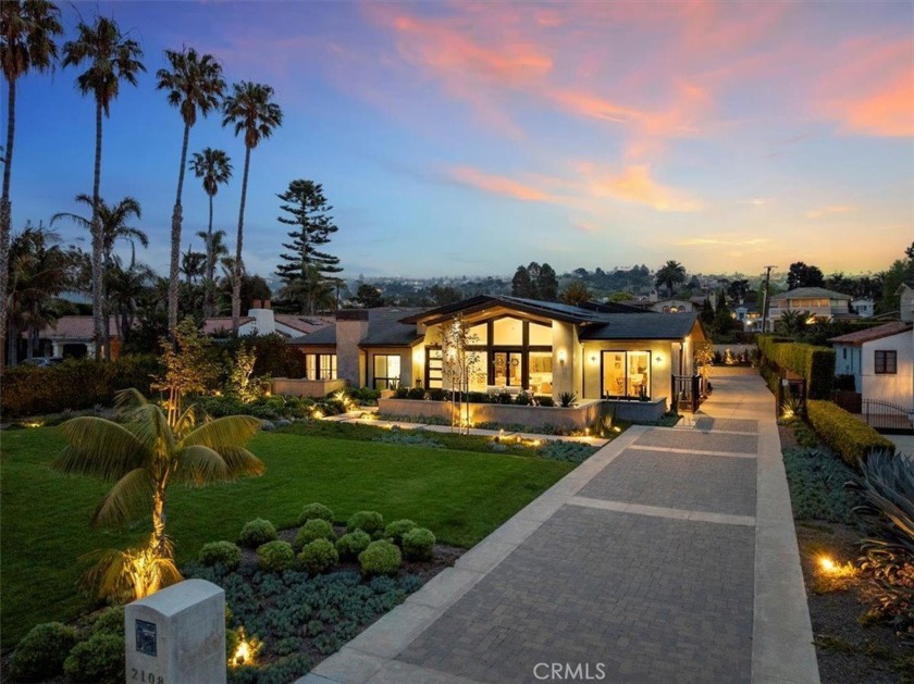 Welcome to this spectacular ocean view estate located on one of - Beach Home for sale in Palos Verdes Estates, California on Beachhouse.com