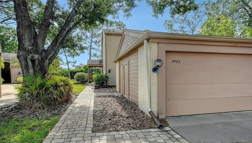 Centrally located townhouse, with main bedroom on first floor - Beach Condo for sale in Sarasota, Florida on Beachhouse.com