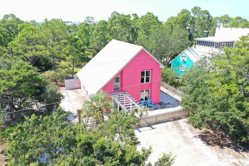 BEAUTIFULLY REMODELED AND READY FOR ITS NEW OWNER! Welcome to - Beach Home for sale in Gulf Shores, Alabama on Beachhouse.com