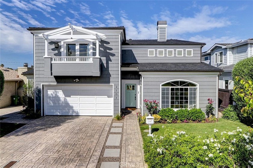Welcome to your dream home in the heart of Manhattan Beach! This - Beach Home for sale in Manhattan Beach, California on Beachhouse.com