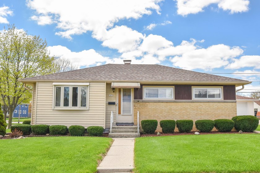 Charming 3-bedroom, 1.5-bath ranch home on a beautiful lot in a - Beach Home for sale in Cudahy, Wisconsin on Beachhouse.com