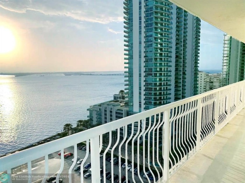 AMAZING INVESTMENT OPPORTUNITY! PROPERTY COMES FURNISHED! RECENT - Beach Condo for sale in Miami, Florida on Beachhouse.com