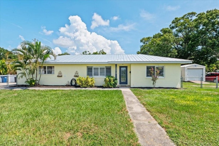 One or more photo(s) has been virtually staged. Discover the - Beach Home for sale in Bradenton, Florida on Beachhouse.com