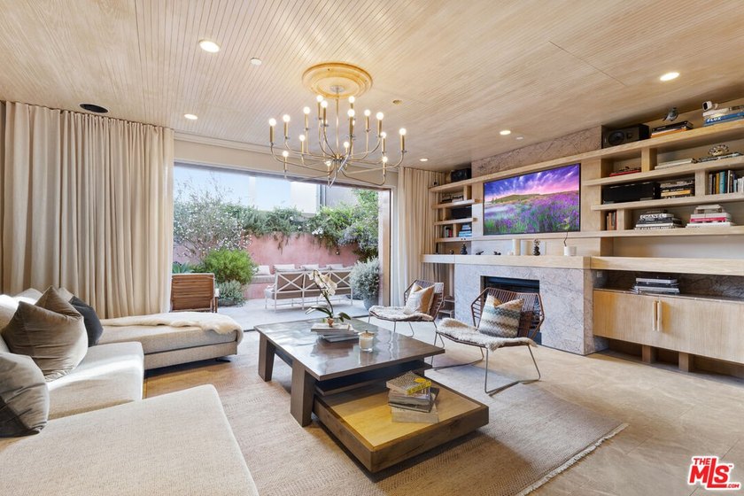 Welcome to 812 Brooks Avenue a design-driven smart home that - Beach Home for sale in Venice, California on Beachhouse.com