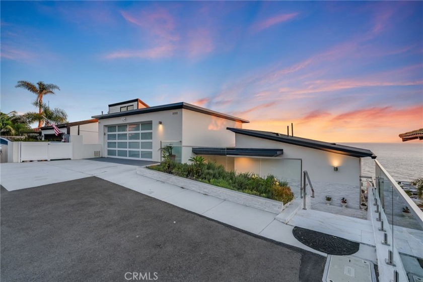Welcome to this exquisite three-bedroom - Beach Home for sale in Laguna Beach, California on Beachhouse.com