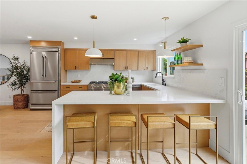 Beautifully updated and sophisticated, this turnkey tri-level - Beach Townhome/Townhouse for sale in Redondo Beach, California on Beachhouse.com