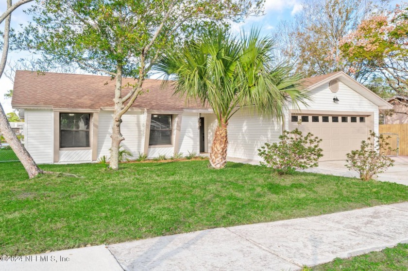 Make this beautifully remodeled home yours! Step into the modern - Beach Home for sale in Jacksonville, Florida on Beachhouse.com