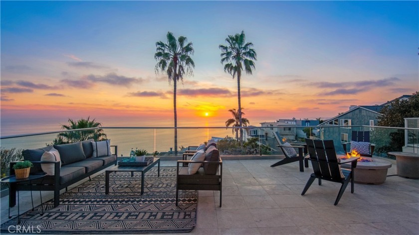 VIEWS, VIEWS, VIEWS!!! This stunning Arch Beach Heights home in - Beach Home for sale in Laguna Beach, California on Beachhouse.com