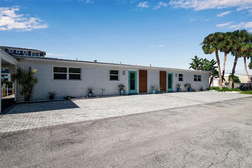 Exceptional opportunity to own a turnkey, direct waterfront - Beach Condo for sale in Longboat Key, Florida on Beachhouse.com