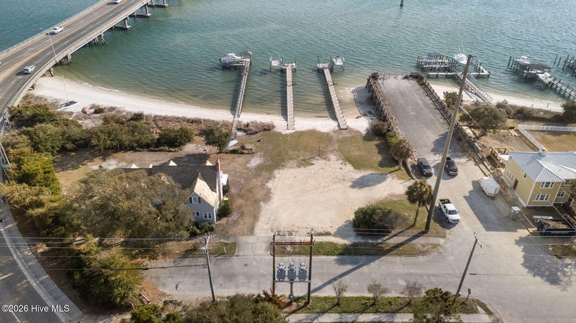 Nestled along the shores of Bogue Sound, this exceptional Evans - Beach Lot for sale in Morehead City, North Carolina on Beachhouse.com