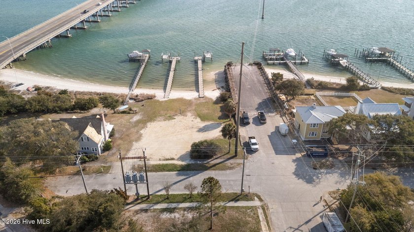 Bogue Sound lot on Evans Street with gorgeous waterviews and a - Beach Lot for sale in Morehead City, North Carolina on Beachhouse.com