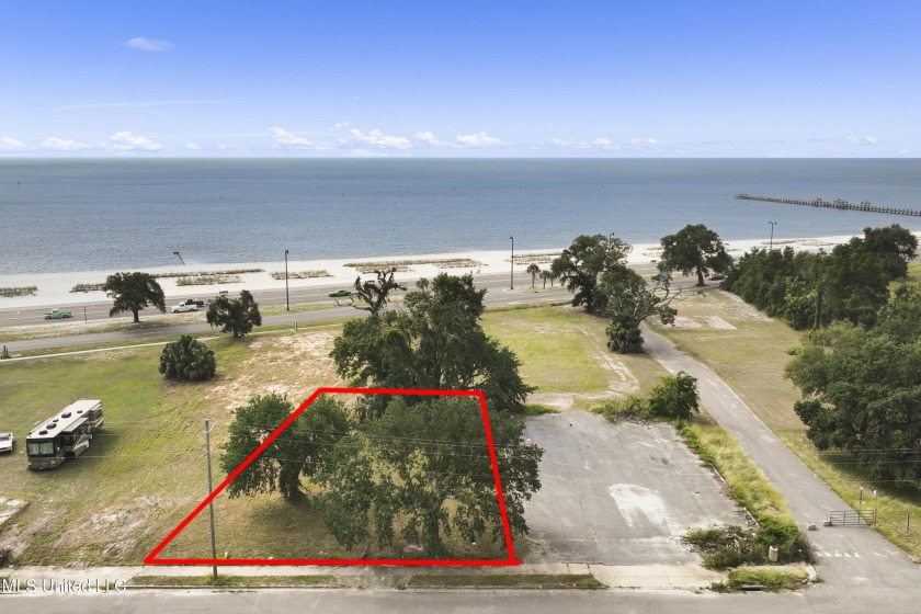 Great lot 1 block off the beach.  Walking distance to the Gulf - Beach Lot for sale in Gulfport, Mississippi on Beachhouse.com