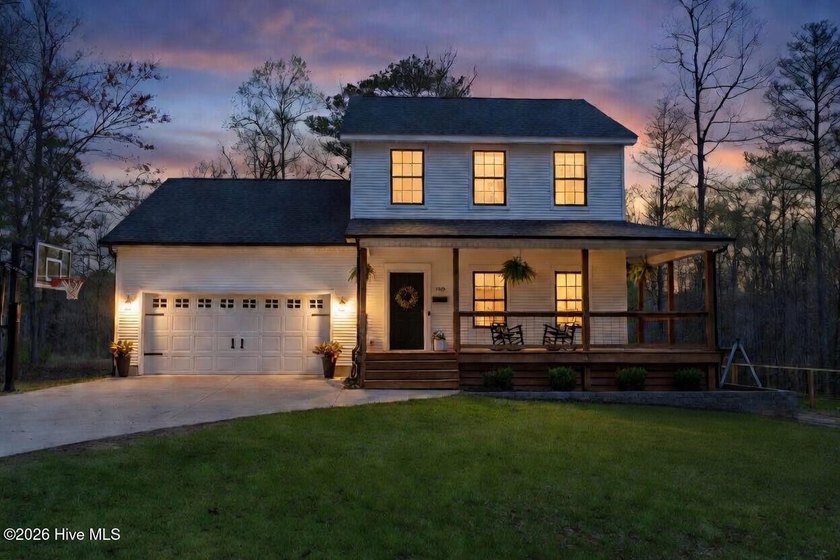 Welcome to your modern farmhouse retreat on the creek, where - Beach Home for sale in Chocowinity, North Carolina on Beachhouse.com