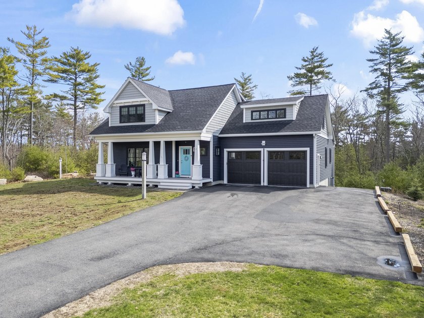 Absolutely beautiful home located in Cape Neddick ready for you - Beach Home for sale in York, Maine on Beachhouse.com
