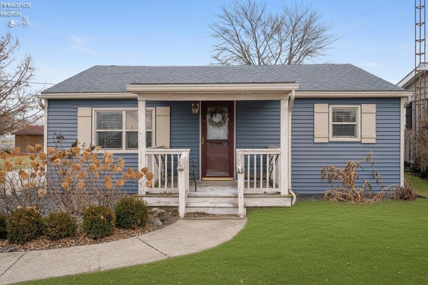 Welcome to 605 S Fostoria Rd, a rare opportunity to own - Beach Home for sale in Port Clinton, Ohio on Beachhouse.com