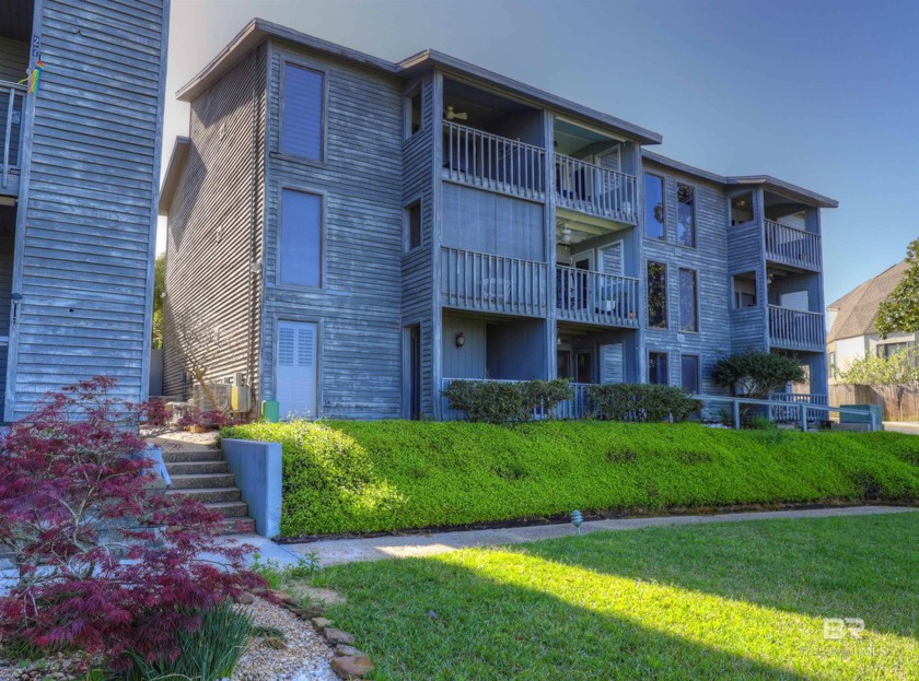 This condo offers the perfect retreat with its stunning view of - Beach Home for sale in Fairhope, Alabama on Beachhouse.com